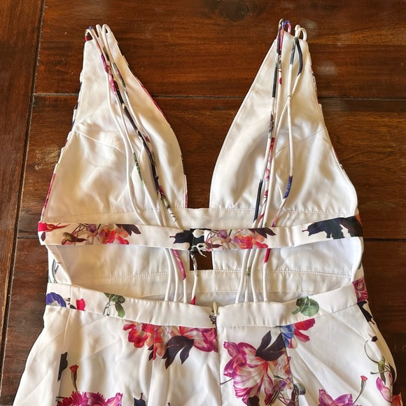 Fame and Partners Floral Maxi Dress Size 10 Prom Plunge Neck Strappy Back (Read) - Picture 6 of 9